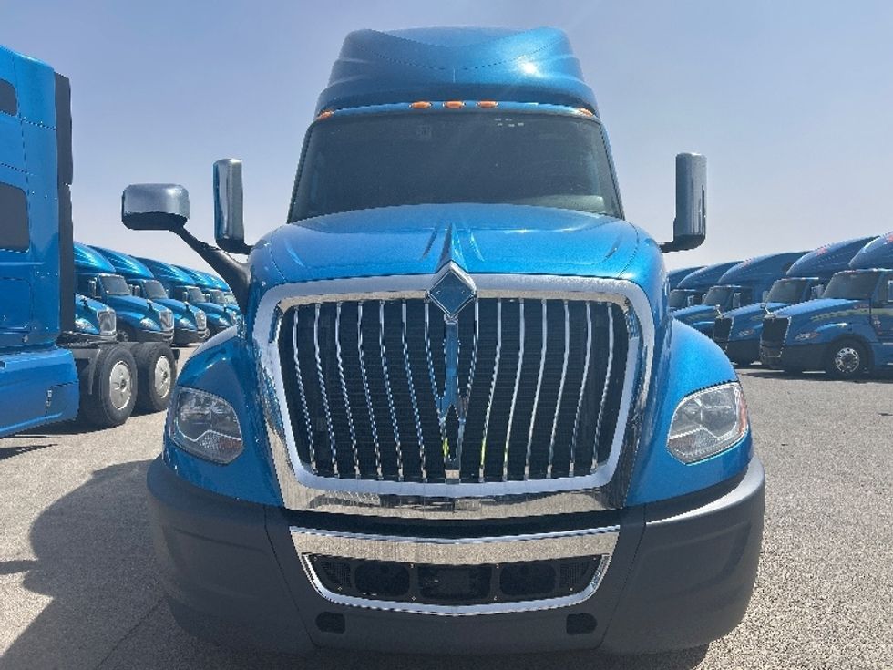 Sleeper Tractor-Heavy Duty Tractors-International-2021-LT625-El Paso-TX-685,676\n\t\tmiles-$ 33,250 - Image 2