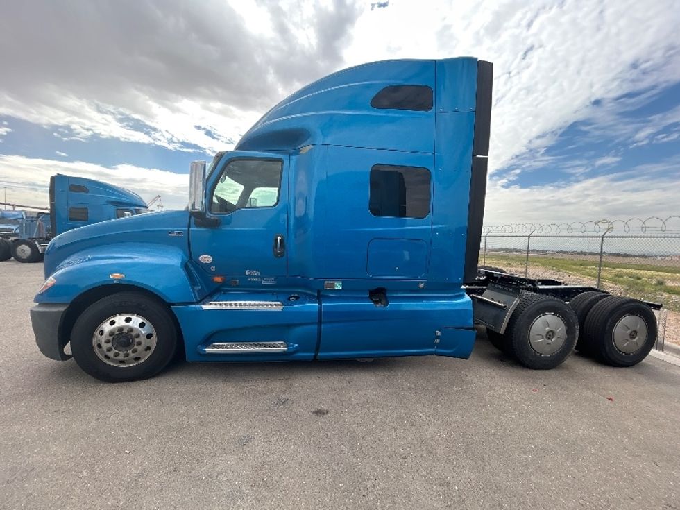 Sleeper Tractor-Heavy Duty Tractors-International-2021-LT625-El Paso-TX-686,587\n\t\tmiles-$ 32,000 - Image 4