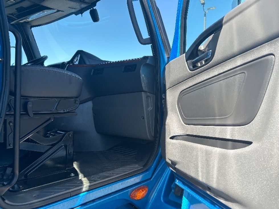Sleeper Tractor-Heavy Duty Tractors-International-2021-LT625-El Paso-TX-687,129\n\t\tmiles-$ 27,750 - Image 13