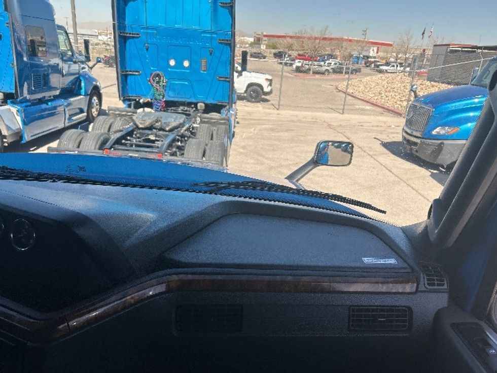 Sleeper Tractor-Heavy Duty Tractors-International-2021-LT625-El Paso-TX-687,129\n\t\tmiles-$ 27,750 - Image 14