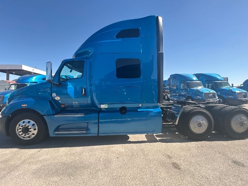 Sleeper Tractor-Heavy Duty Tractors-International-2021-LT625-El Paso-TX-687,129\n\t\tmiles-$ 27,750 - Image 4