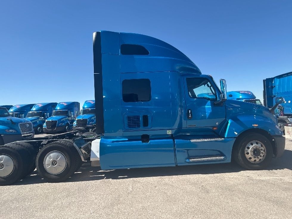 Sleeper Tractor-Heavy Duty Tractors-International-2021-LT625-El Paso-TX-687,129\n\t\tmiles-$ 27,750 - Image 8