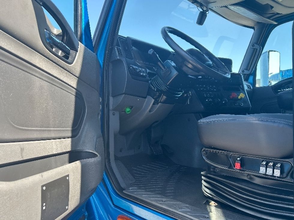 Sleeper Tractor-Heavy Duty Tractors-International-2021-LT625-El Paso-TX-687,129\n\t\tmiles-$ 27,750 - Image 9