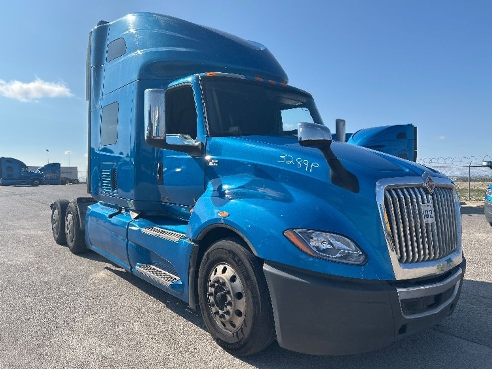 Sleeper Tractor-Heavy Duty Tractors-International-2021-LT625-El Paso-TX-699,836\n\t\tmiles-$ 31,500 - Image 1