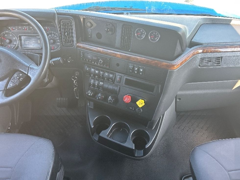 Sleeper Tractor-Heavy Duty Tractors-International-2021-LT625-El Paso-TX-699,836\n\t\tmiles-$ 31,500 - Image 12