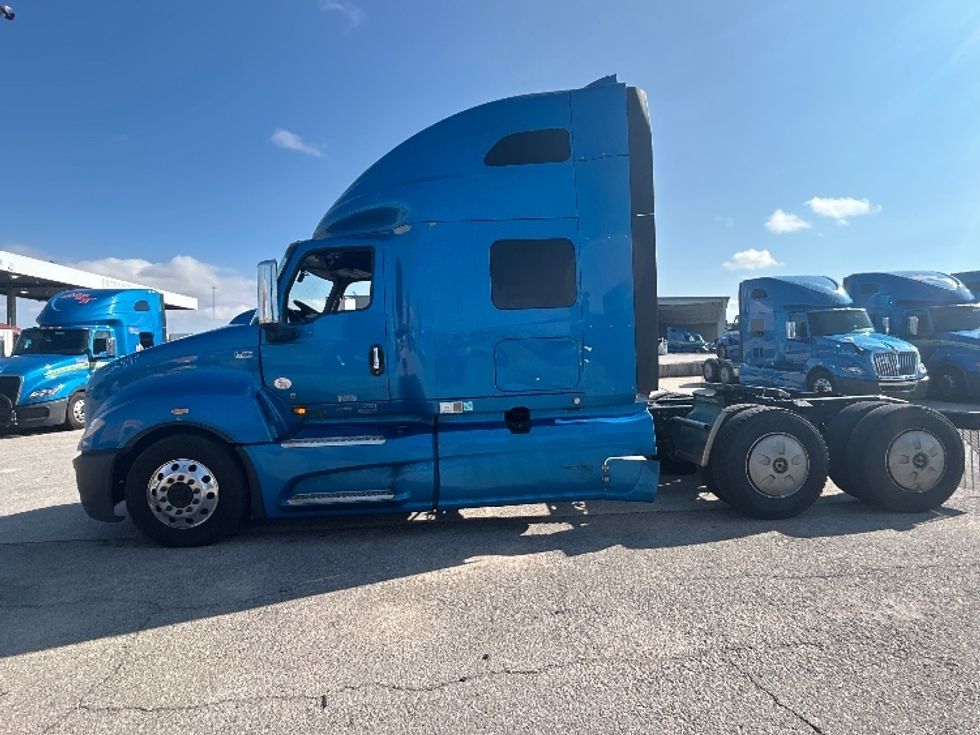 Sleeper Tractor-Heavy Duty Tractors-International-2021-LT625-El Paso-TX-699,836\n\t\tmiles-$ 31,500 - Image 4