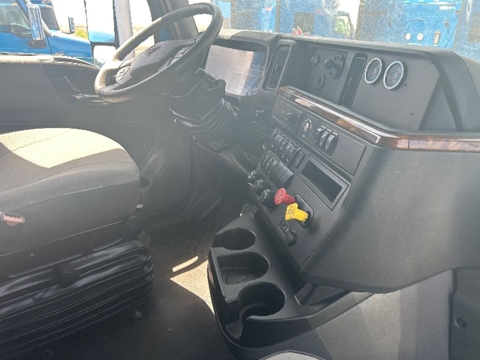 Sleeper Tractor-Heavy Duty Tractors-International-2021-LT625-El Paso-TX-704,843\n\t\tmiles-$ 33,250 - Image 15