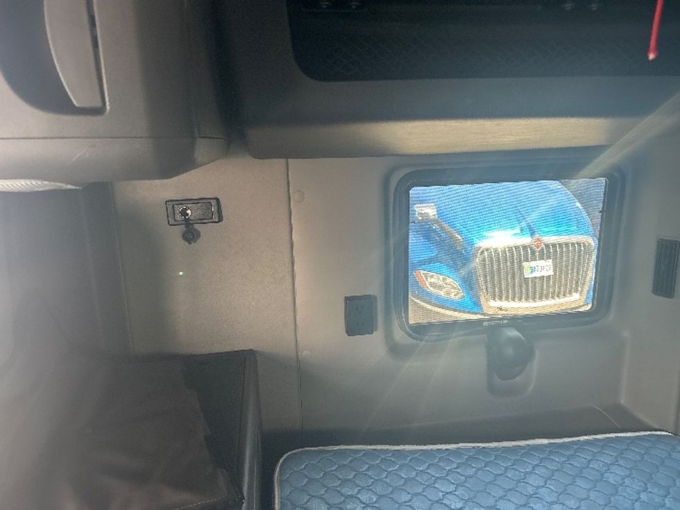 Sleeper Tractor-Heavy Duty Tractors-International-2021-LT625-El Paso-TX-704,843\n\t\tmiles-$ 33,250 - Image 19