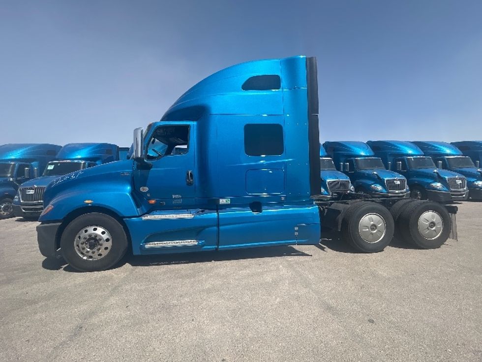 Sleeper Tractor-Heavy Duty Tractors-International-2021-LT625-El Paso-TX-704,843\n\t\tmiles-$ 33,250 - Image 4