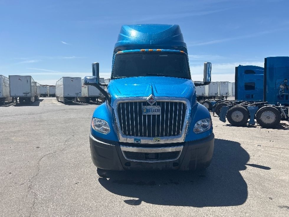 Sleeper Tractor-Heavy Duty Tractors-International-2021-LT625-El Paso-TX-706,960\n\t\tmiles-$ 28,250 - Image 2