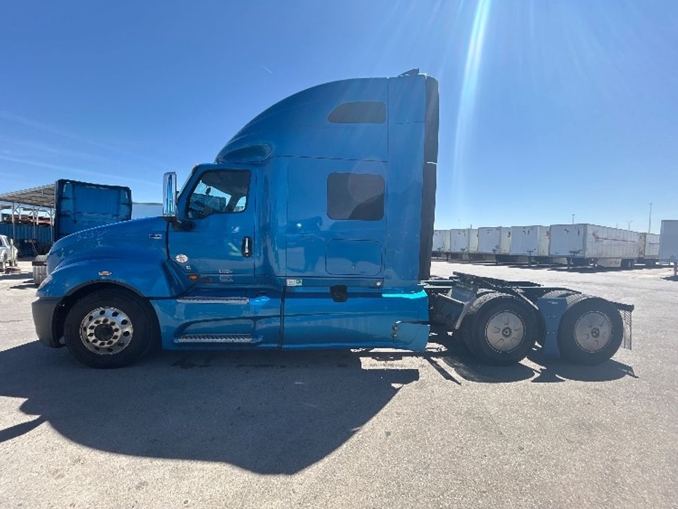 Sleeper Tractor-Heavy Duty Tractors-International-2021-LT625-El Paso-TX-706,960\n\t\tmiles-$ 28,250 - Image 4