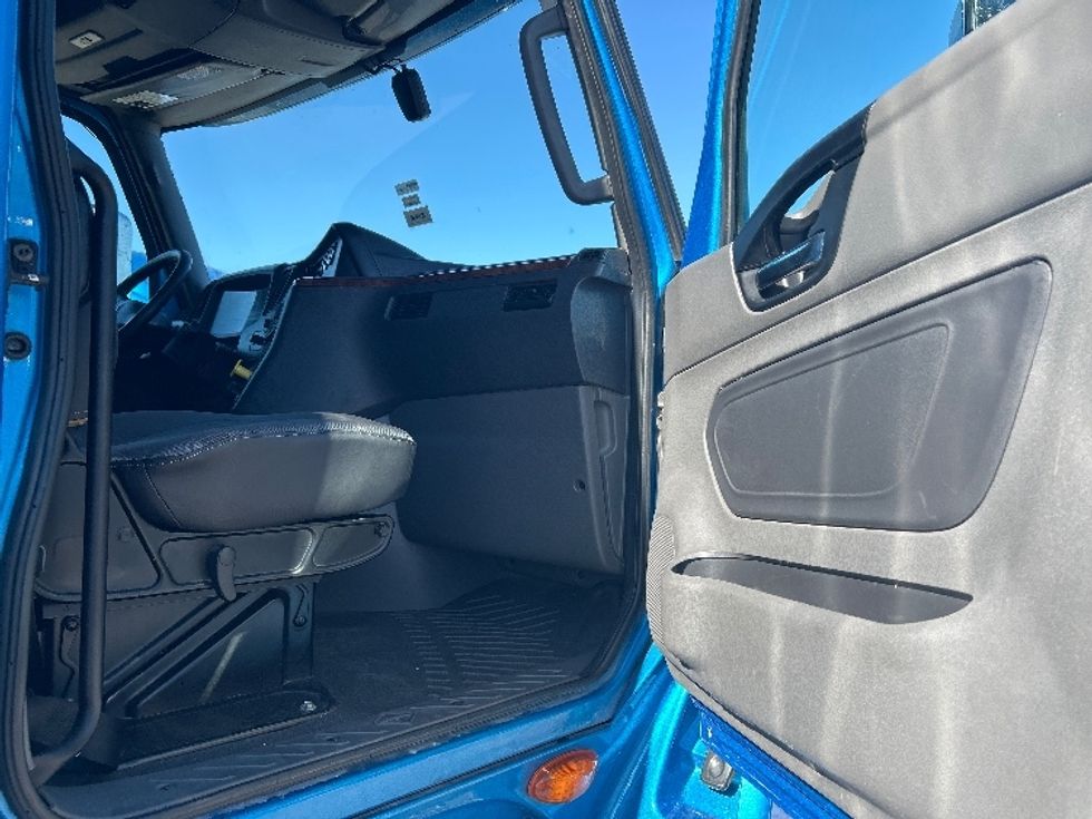 Sleeper Tractor-Heavy Duty Tractors-International-2021-LT625-El Paso-TX-713,215\n\t\tmiles-$ 29,750 - Image 13