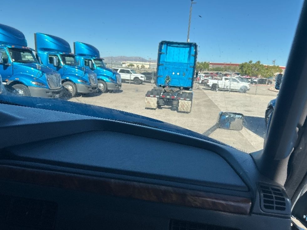 Sleeper Tractor-Heavy Duty Tractors-International-2021-LT625-El Paso-TX-713,215\n\t\tmiles-$ 29,750 - Image 14