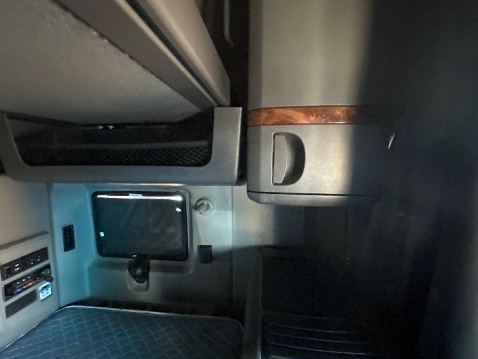 Sleeper Tractor-Heavy Duty Tractors-International-2021-LT625-El Paso-TX-713,215\n\t\tmiles-$ 29,750 - Image 18