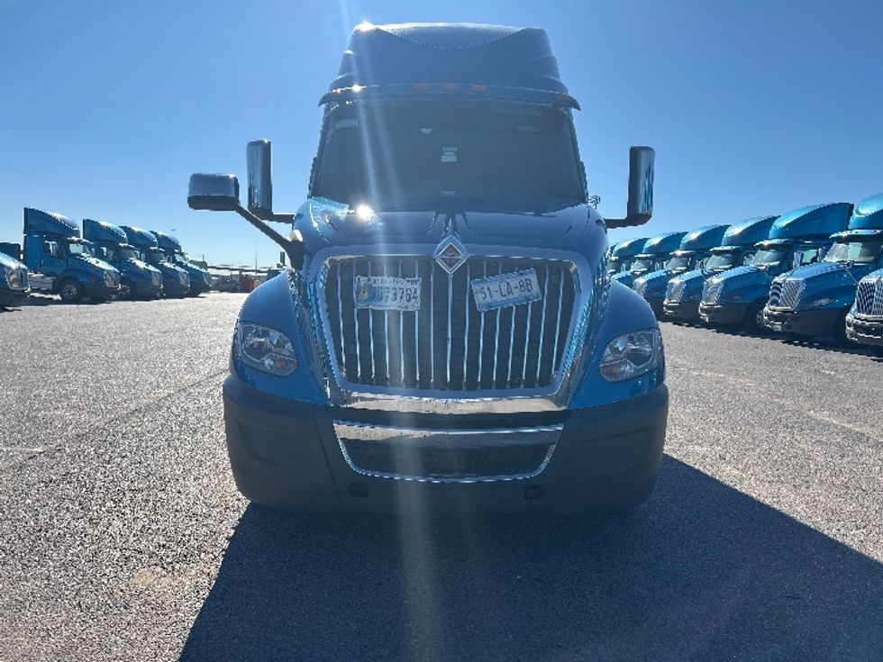 Sleeper Tractor-Heavy Duty Tractors-International-2021-LT625-El Paso-TX-713,215\n\t\tmiles-$ 29,750 - Image 2