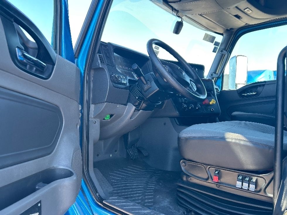 Sleeper Tractor-Heavy Duty Tractors-International-2021-LT625-El Paso-TX-713,215\n\t\tmiles-$ 29,750 - Image 9