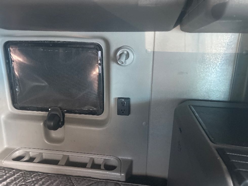 Sleeper Tractor-Heavy Duty Tractors-International-2021-LT625-El Paso-TX-717,116\n\t\tmiles-$ 33,250 - Image 18