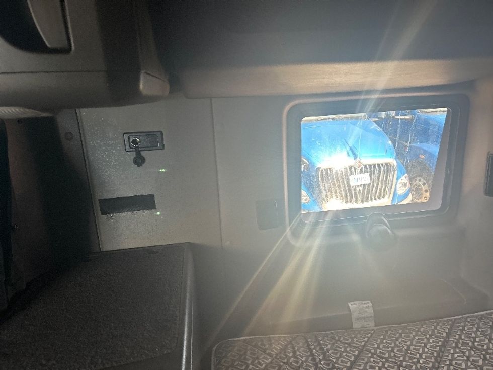 Sleeper Tractor-Heavy Duty Tractors-International-2021-LT625-El Paso-TX-717,116\n\t\tmiles-$ 33,250 - Image 19