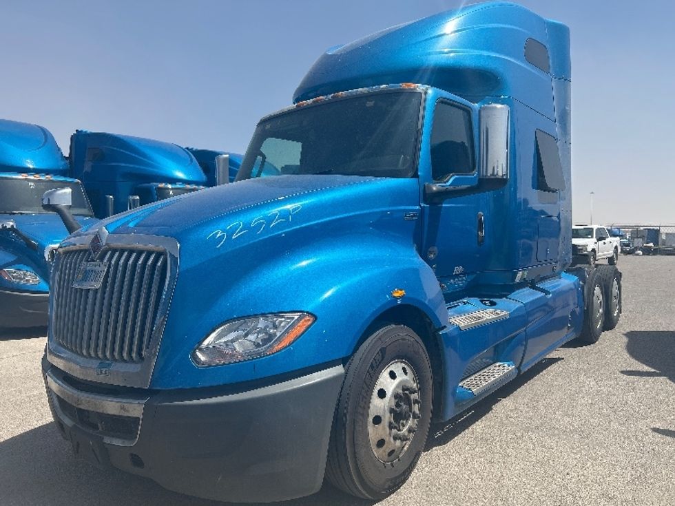 Sleeper Tractor-Heavy Duty Tractors-International-2021-LT625-El Paso-TX-717,116\n\t\tmiles-$ 33,250 - Image 3