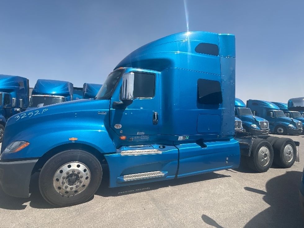 Sleeper Tractor-Heavy Duty Tractors-International-2021-LT625-El Paso-TX-717,116\n\t\tmiles-$ 33,250 - Image 4