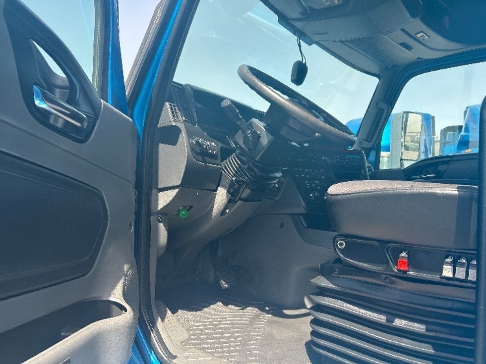 Sleeper Tractor-Heavy Duty Tractors-International-2021-LT625-El Paso-TX-717,116\n\t\tmiles-$ 33,250 - Image 9