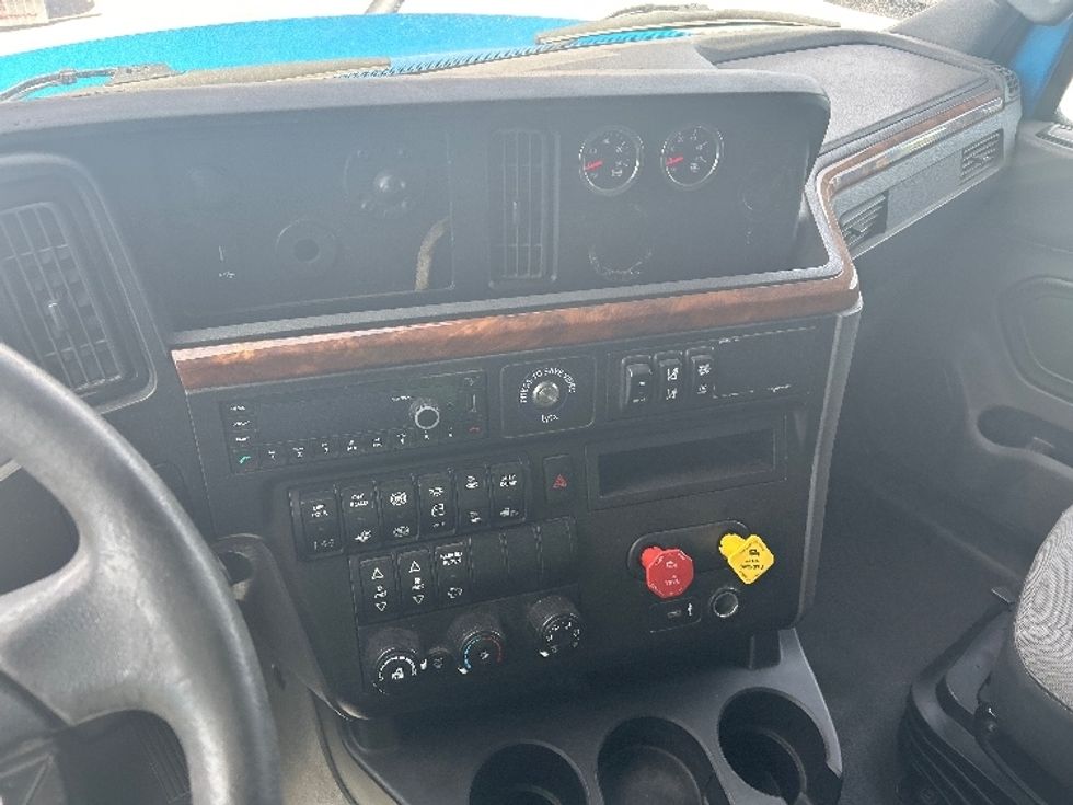 Sleeper Tractor-Heavy Duty Tractors-International-2021-LT625-El Paso-TX-718,393\n\t\tmiles-$ 33,250 - Image 10