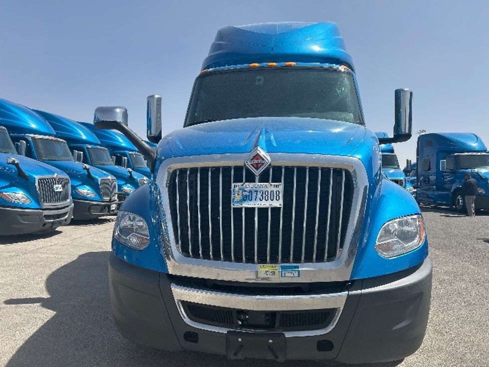 Sleeper Tractor-Heavy Duty Tractors-International-2021-LT625-El Paso-TX-718,393\n\t\tmiles-$ 33,250 - Image 2