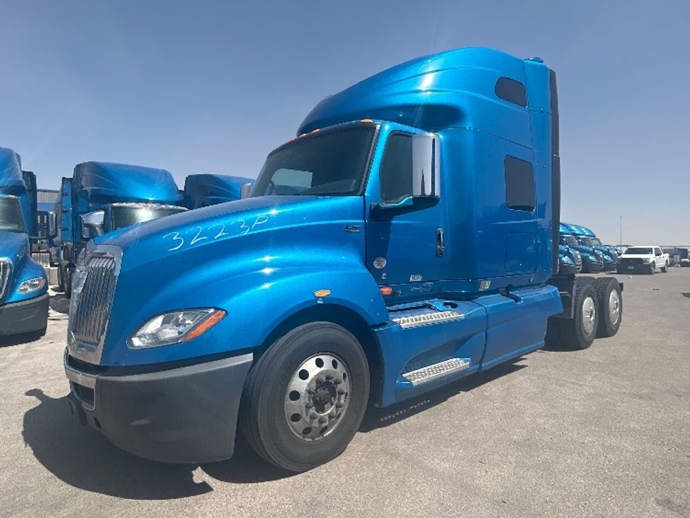 Sleeper Tractor-Heavy Duty Tractors-International-2021-LT625-El Paso-TX-718,393\n\t\tmiles-$ 33,250 - Image 3