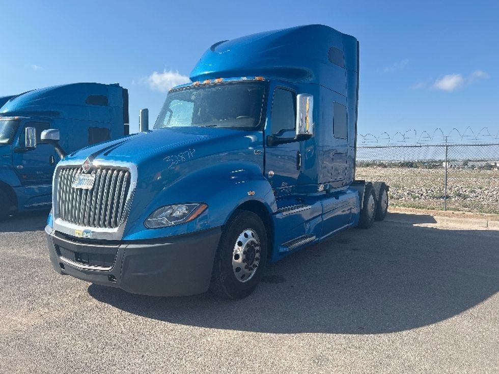 Sleeper Tractor-Heavy Duty Tractors-International-2021-LT625-El Paso-TX-719,265\n\t\tmiles-$ 31,500 - Image 3