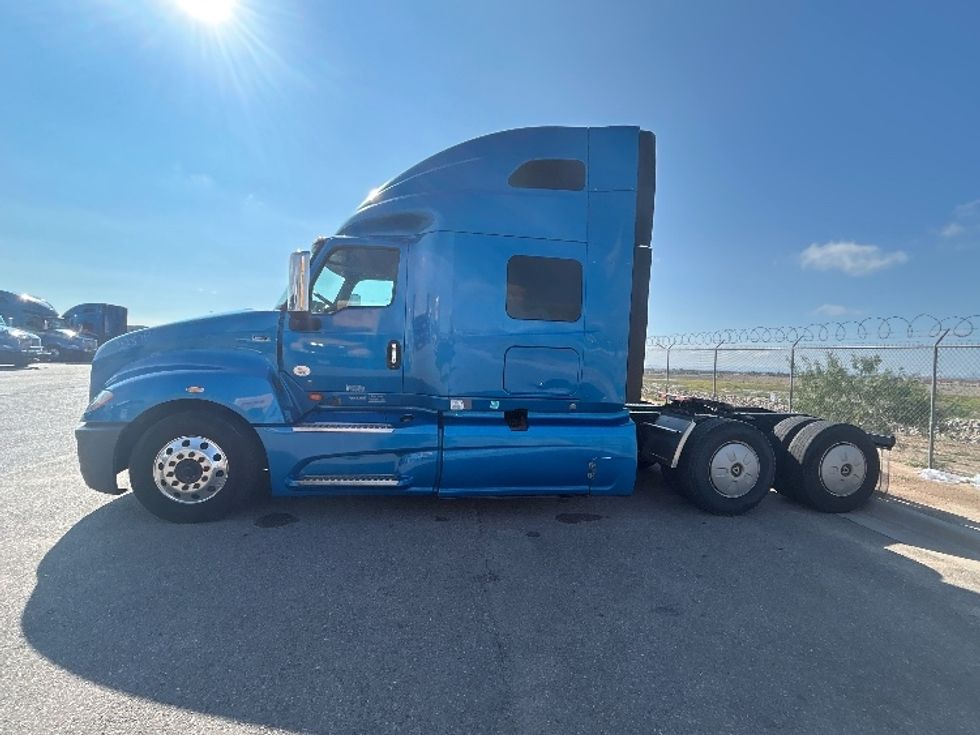 Sleeper Tractor-Heavy Duty Tractors-International-2021-LT625-El Paso-TX-719,265\n\t\tmiles-$ 31,500 - Image 4