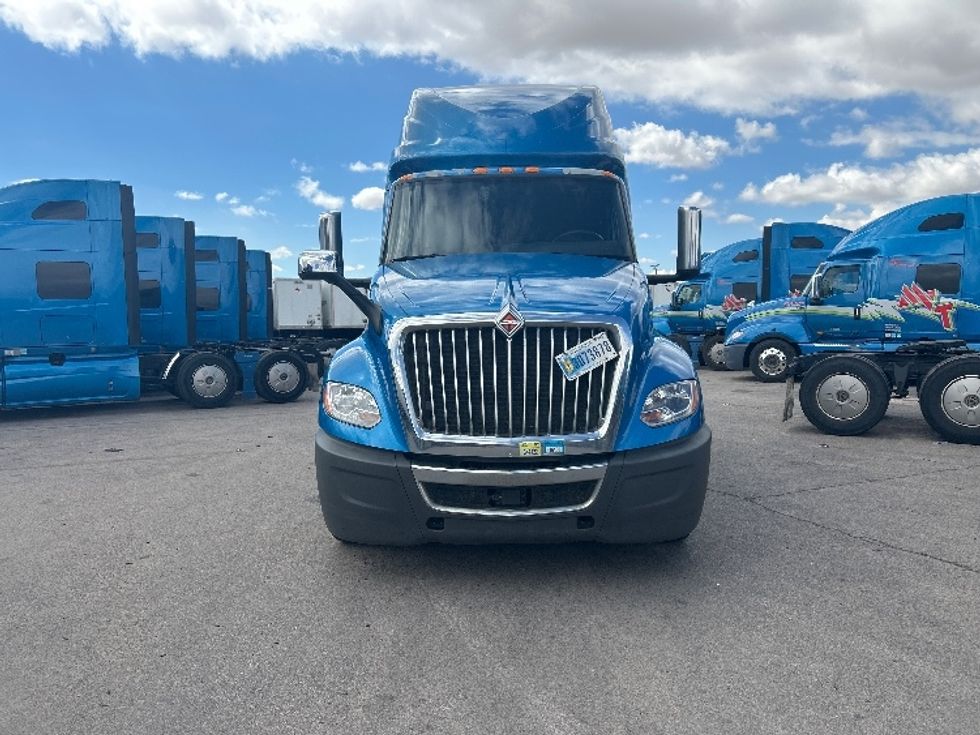 Sleeper Tractor-Heavy Duty Tractors-International-2021-LT625-El Paso-TX-719,523\n\t\tmiles-$ 31,250 - Image 2