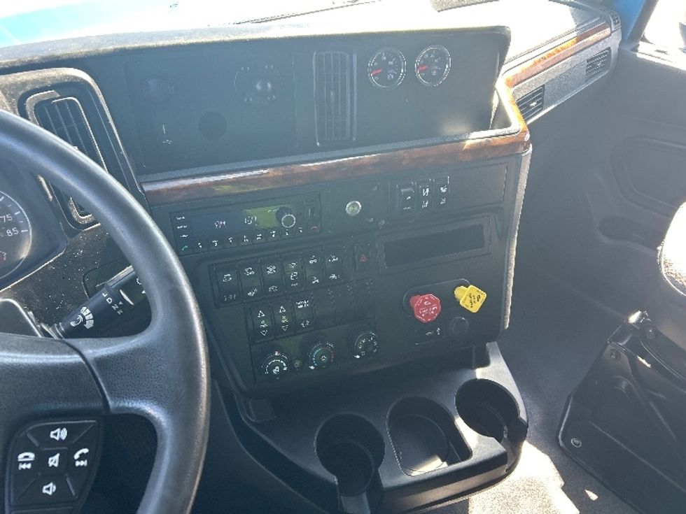 Sleeper Tractor-Heavy Duty Tractors-International-2021-LT625-El Paso-TX-721,593\n\t\tmiles-$ 33,250 - Image 10