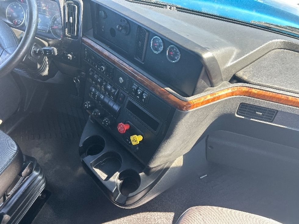 Sleeper Tractor-Heavy Duty Tractors-International-2021-LT625-El Paso-TX-721,593\n\t\tmiles-$ 33,250 - Image 15
