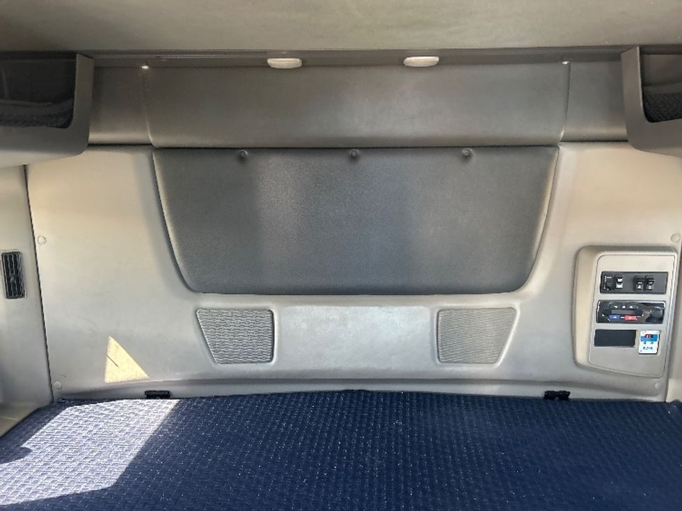 Sleeper Tractor-Heavy Duty Tractors-International-2021-LT625-El Paso-TX-721,593\n\t\tmiles-$ 33,250 - Image 16