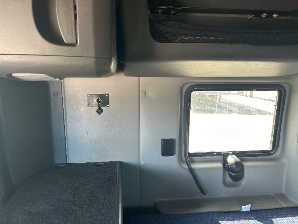 Sleeper Tractor-Heavy Duty Tractors-International-2021-LT625-El Paso-TX-721,593\n\t\tmiles-$ 33,250 - Image 19