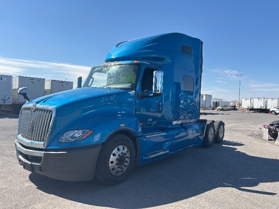 Sleeper Tractor-Heavy Duty Tractors-International-2021-LT625-El Paso-TX-721,593\n\t\tmiles-$ 33,250 - Image 3