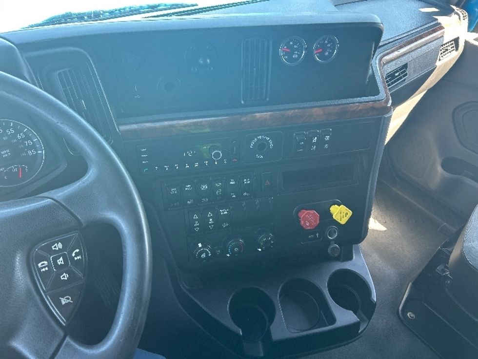 Sleeper Tractor-Heavy Duty Tractors-International-2021-LT625-El Paso-TX-727,015\n\t\tmiles-$ 33,250 - Image 10