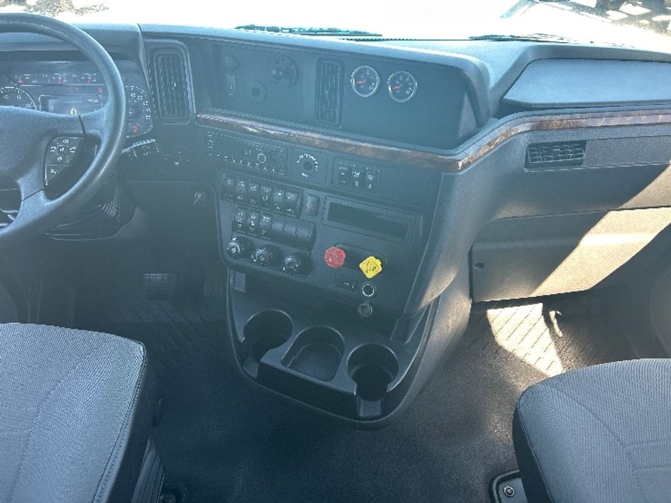 Sleeper Tractor-Heavy Duty Tractors-International-2021-LT625-El Paso-TX-727,015\n\t\tmiles-$ 33,250 - Image 12