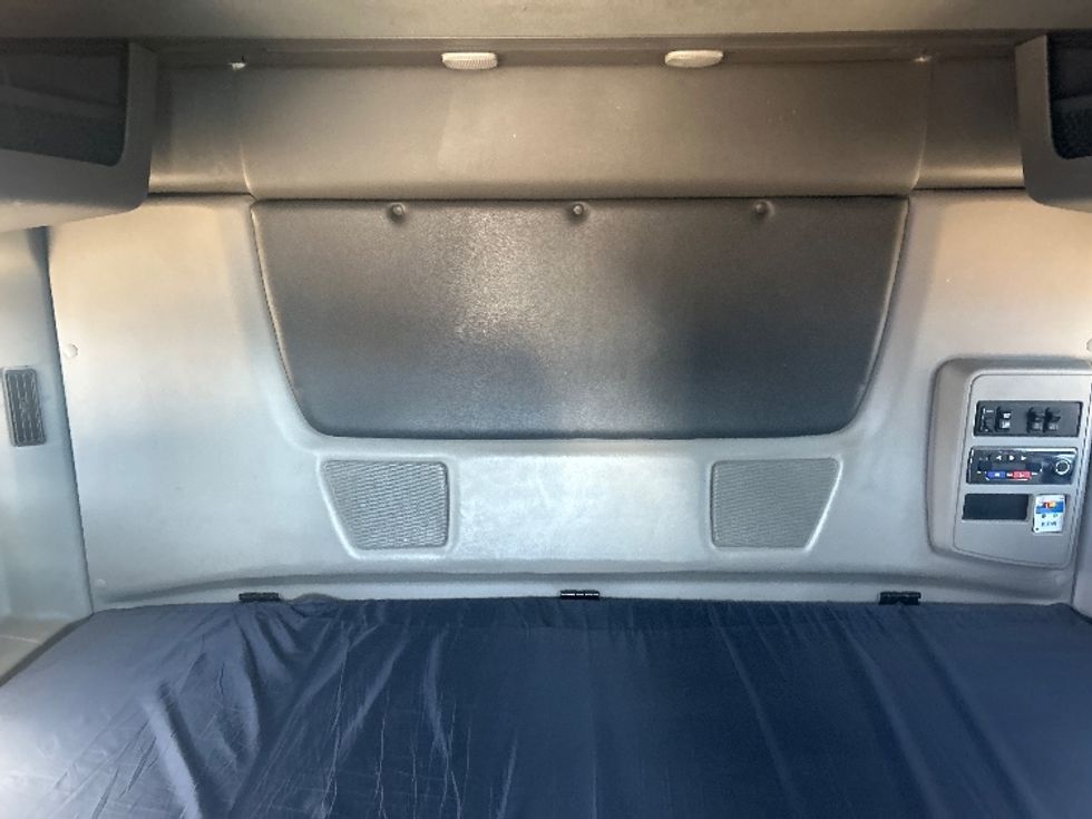 Sleeper Tractor-Heavy Duty Tractors-International-2021-LT625-El Paso-TX-727,015\n\t\tmiles-$ 33,250 - Image 16