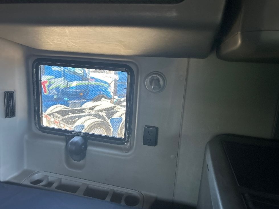 Sleeper Tractor-Heavy Duty Tractors-International-2021-LT625-El Paso-TX-727,015\n\t\tmiles-$ 33,250 - Image 18