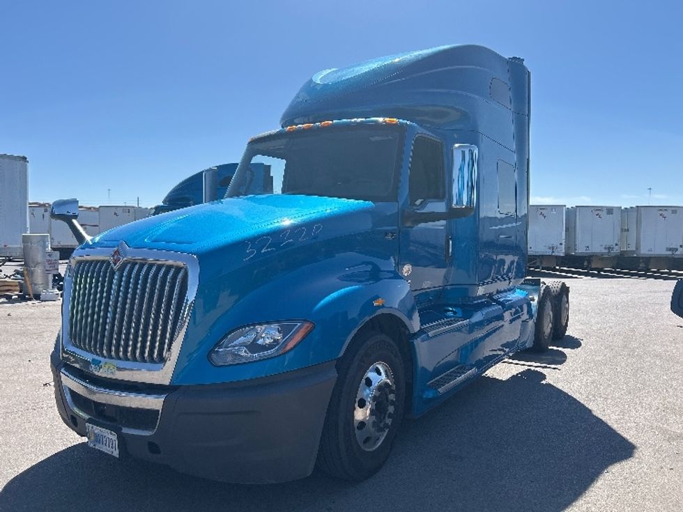 Sleeper Tractor-Heavy Duty Tractors-International-2021-LT625-El Paso-TX-727,015\n\t\tmiles-$ 33,250 - Image 3
