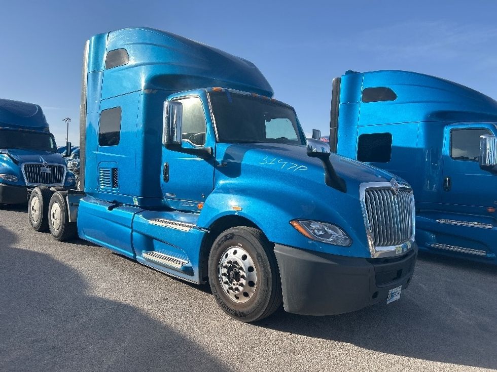 Sleeper Tractor-Heavy Duty Tractors-International-2021-LT625-El Paso-TX-727,158\n\t\tmiles-$ 32,500 - Image 1