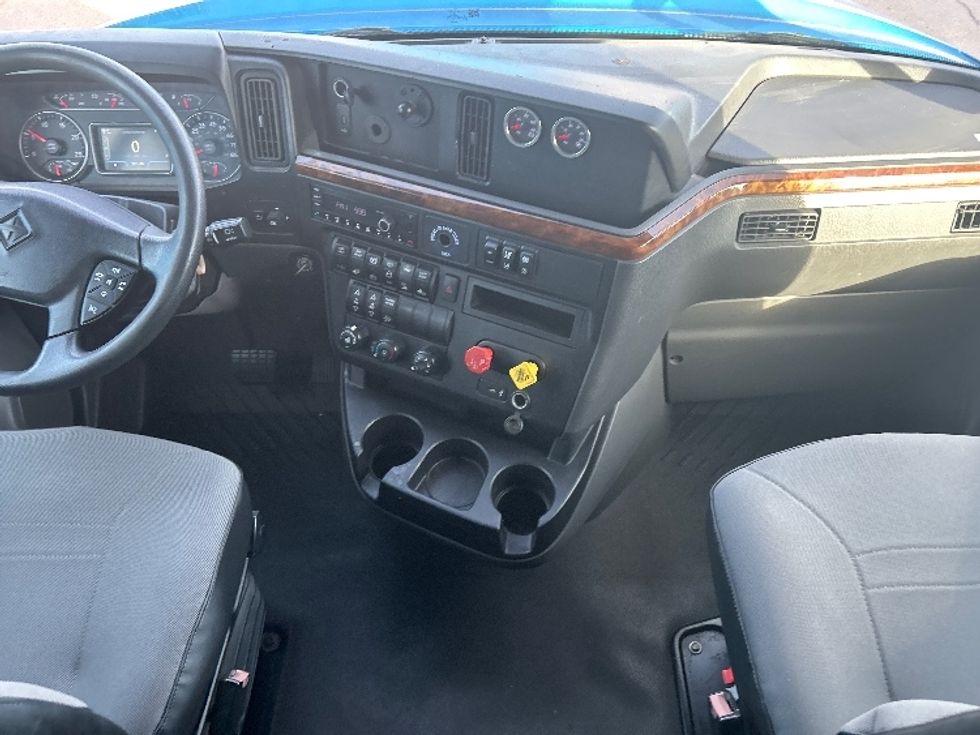 Sleeper Tractor-Heavy Duty Tractors-International-2021-LT625-El Paso-TX-727,158\n\t\tmiles-$ 32,500 - Image 12