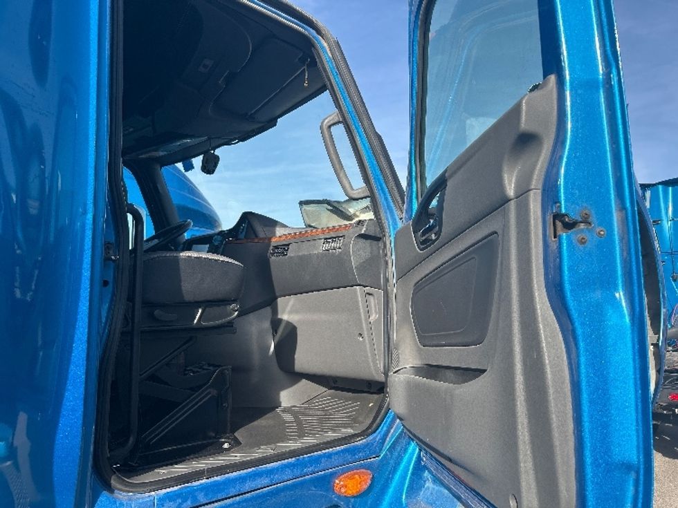 Sleeper Tractor-Heavy Duty Tractors-International-2021-LT625-El Paso-TX-727,158\n\t\tmiles-$ 32,500 - Image 13