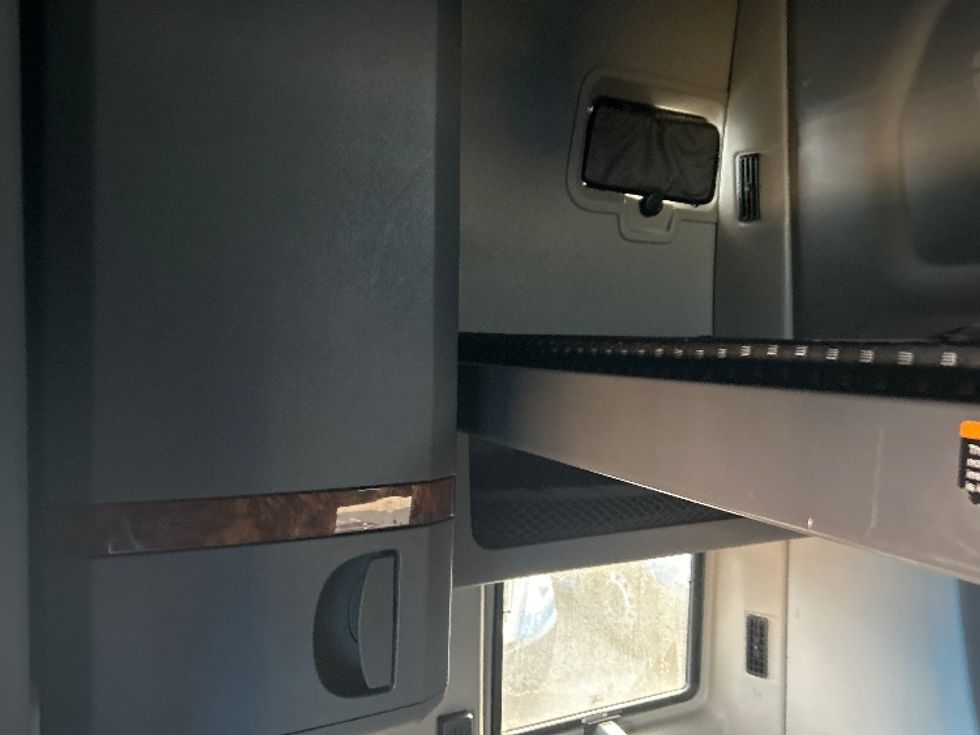 Sleeper Tractor-Heavy Duty Tractors-International-2021-LT625-El Paso-TX-727,158\n\t\tmiles-$ 32,500 - Image 19