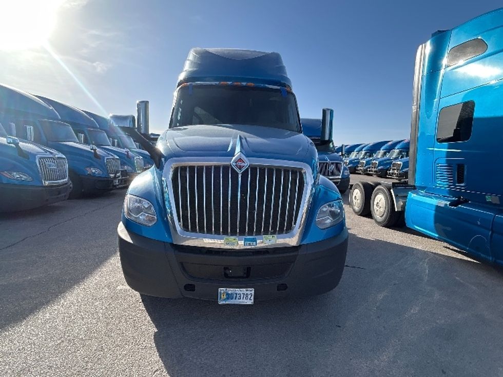 Sleeper Tractor-Heavy Duty Tractors-International-2021-LT625-El Paso-TX-727,158\n\t\tmiles-$ 32,500 - Image 2