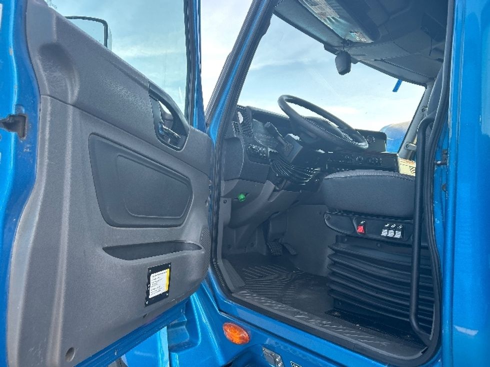 Sleeper Tractor-Heavy Duty Tractors-International-2021-LT625-El Paso-TX-727,158\n\t\tmiles-$ 32,500 - Image 9