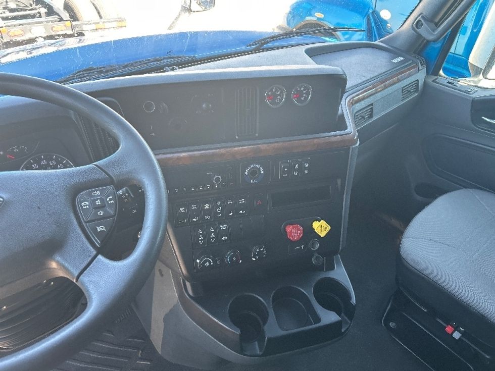 Sleeper Tractor-Heavy Duty Tractors-International-2021-LT625-El Paso-TX-728,977\n\t\tmiles-$ 27,750 - Image 10