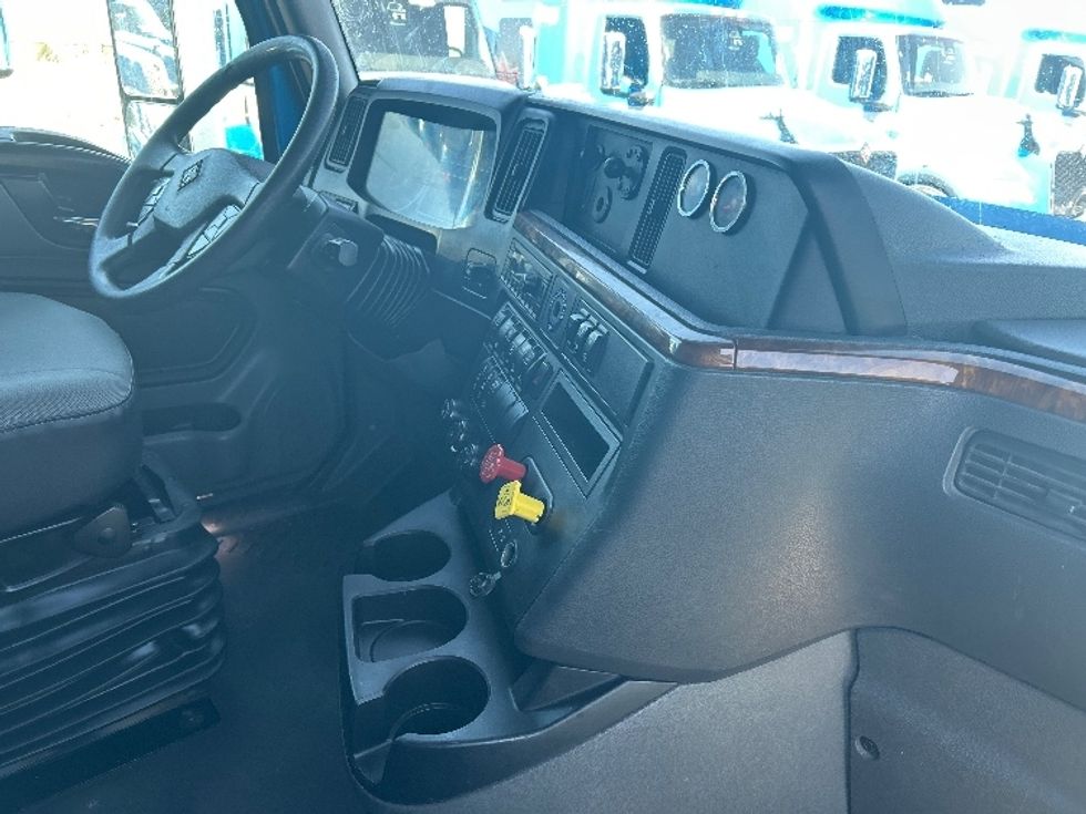 Sleeper Tractor-Heavy Duty Tractors-International-2021-LT625-El Paso-TX-728,977\n\t\tmiles-$ 27,750 - Image 15