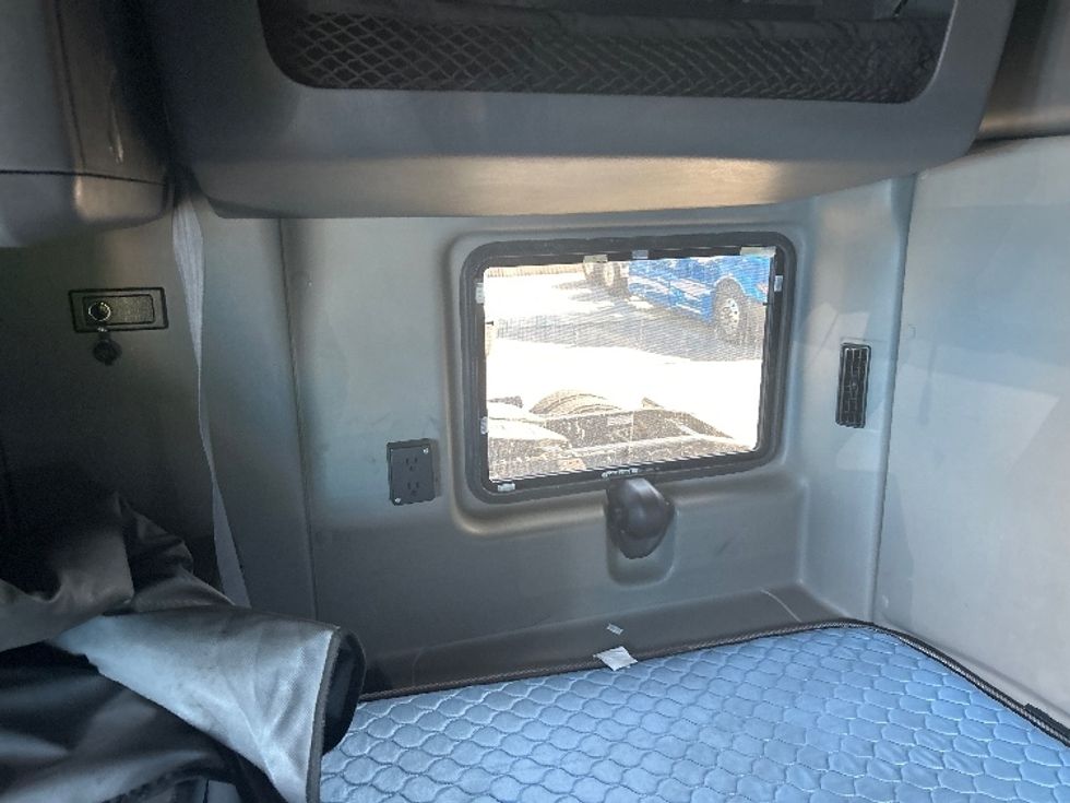 Sleeper Tractor-Heavy Duty Tractors-International-2021-LT625-El Paso-TX-728,977\n\t\tmiles-$ 27,750 - Image 19